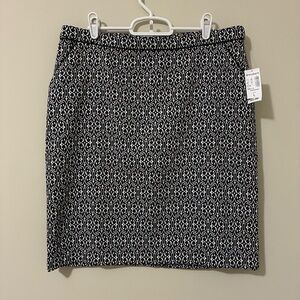 Dressbarn Sz L Pull-on Pencil Skirt w/ Pockets, Stretch Mid Black & White NWT